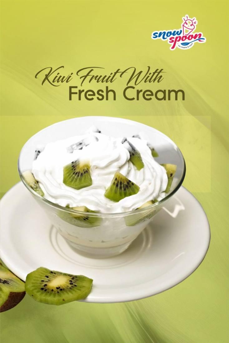 Kiwi with Fresh Cream